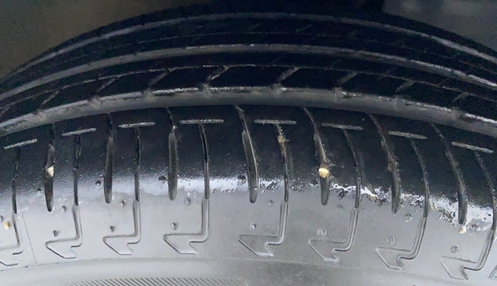 2017 Maruti IGNIS DELTA 1.2 K12, Petrol, Manual, 21,105 km, Right Front Tyre Tread