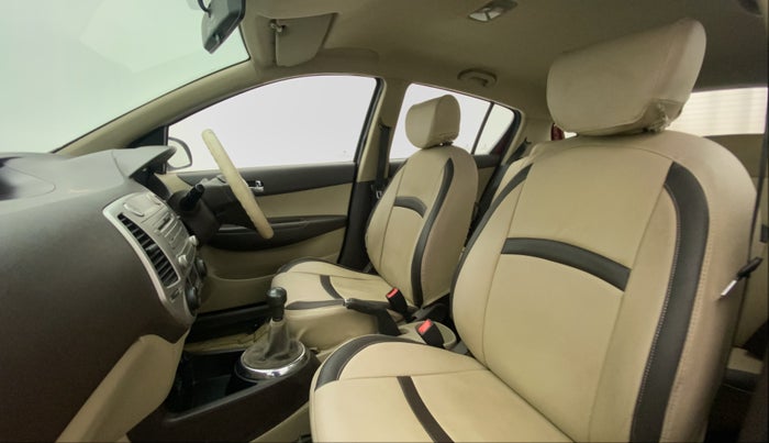 2010 Hyundai i20 MAGNA 1.2, Petrol, Manual, 62,822 km, Right Side Front Door Cabin