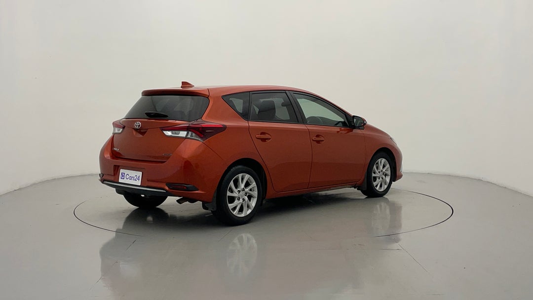 Right Back Diagonal (45- Degree) View