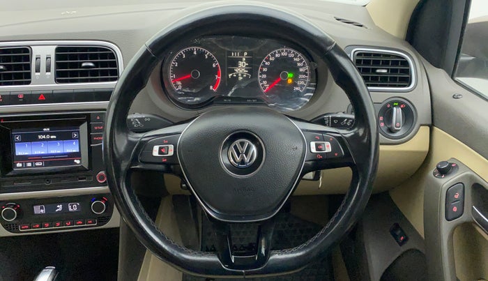 2017 Volkswagen Vento HIGHLINE 1.2 TSI AT, Petrol, Automatic, 42,535 km, Steering Wheel Close Up