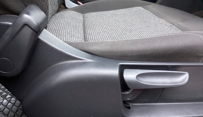 2018 Volkswagen Polo COMFORTLINE 1.0 PETROL, Petrol, Manual, 27,368 km, Driver Side Adjustment Panel