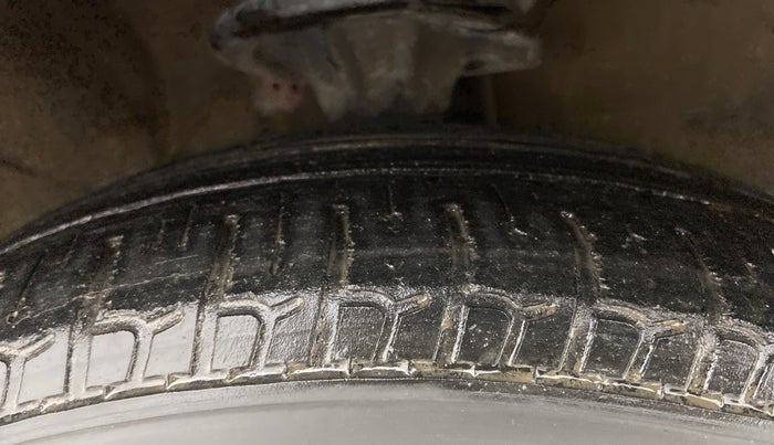 2010 Hyundai i10 MAGNA 1.2, Petrol, Manual, 83,958 km, Right Front Tyre Tread