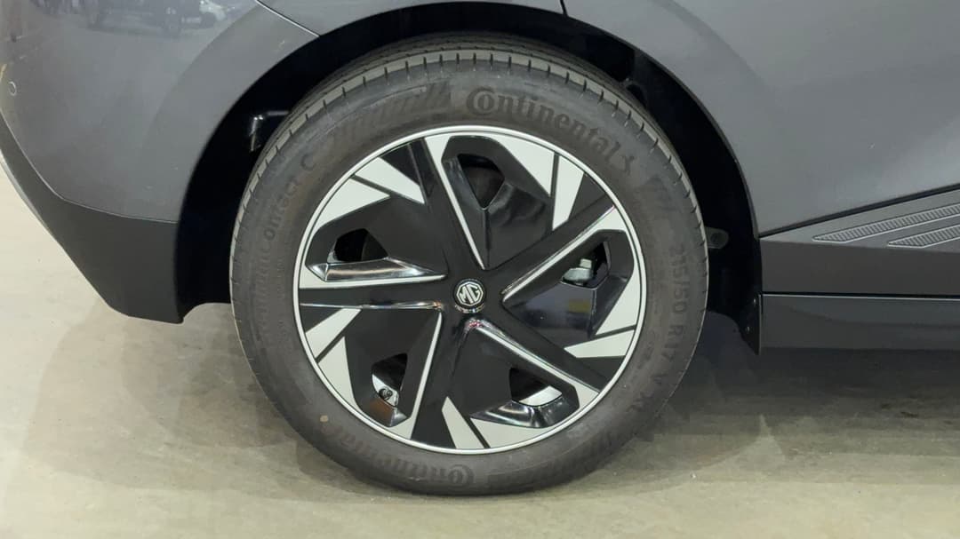 2024 MG Mg4 Excite 51 125kw, Automatic, 10732 km, Right Rear Wheel