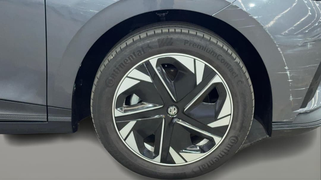 2024 MG Mg4 Excite 51 125kw, Automatic, 10732 km, Right Front Wheel
