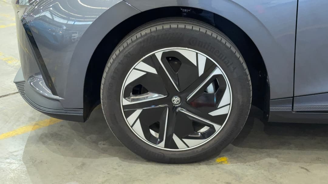2024 MG Mg4 Excite 51 125kw, Automatic, 10732 km, Left Front Wheel