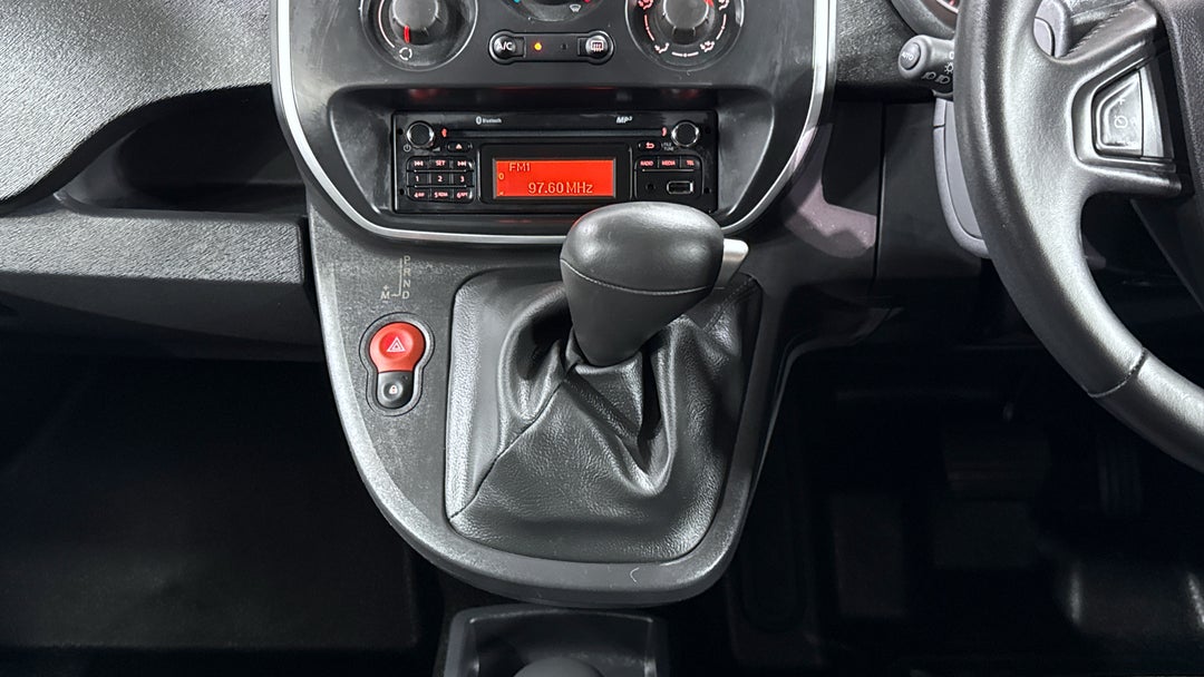 2021 Renault Kangoo Compact 1.2, Automatic, 10862 km, Gear Lever 