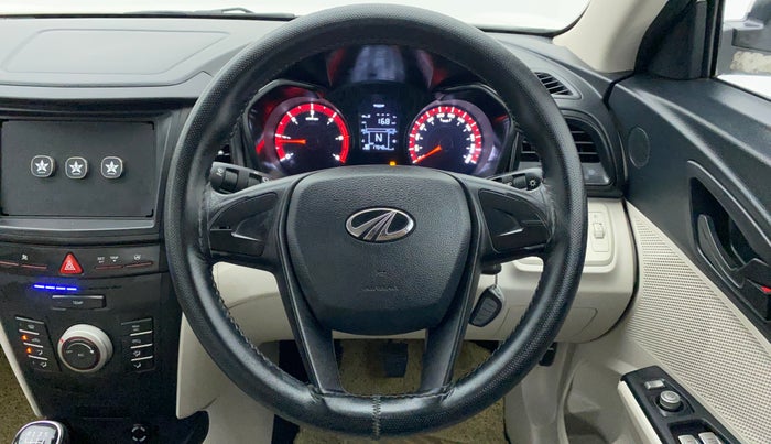 2021 Mahindra XUV300 W4 1.5 DIESEL, Diesel, Manual, 17,548 km, Steering Wheel Close Up