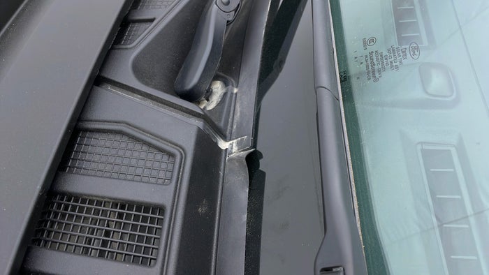 FORD F 150-Windshield Front Beading Missing/Broken