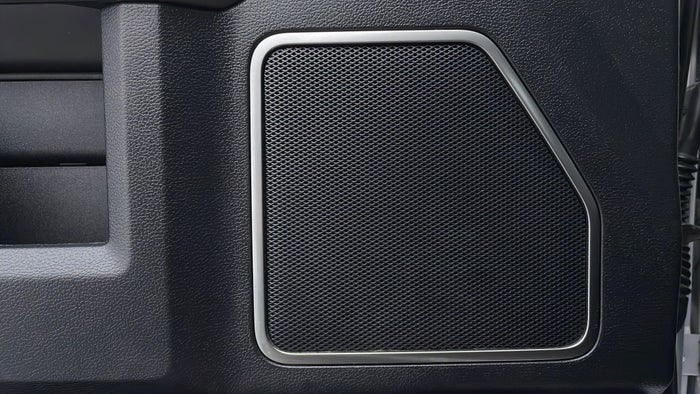 FORD F 150-Speakers