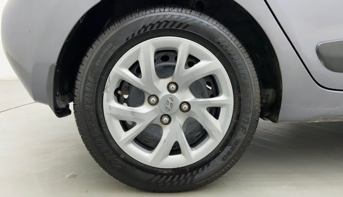 2017 Hyundai Grand i10 MAGNA 1.2 KAPPA VTVT, CNG, Manual, 74,322 km, Right Rear Wheel