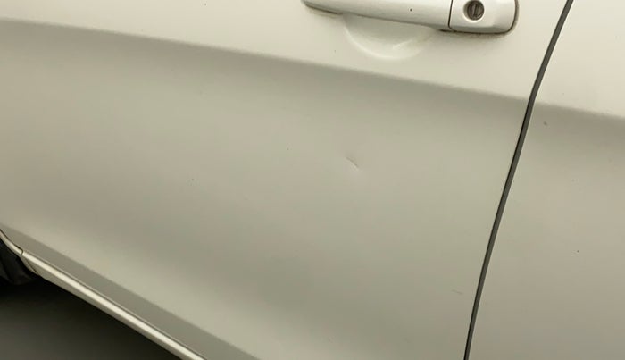 2019 Maruti Celerio VXI CNG, CNG, Manual, 31,539 km, Front passenger door - Minor scratches