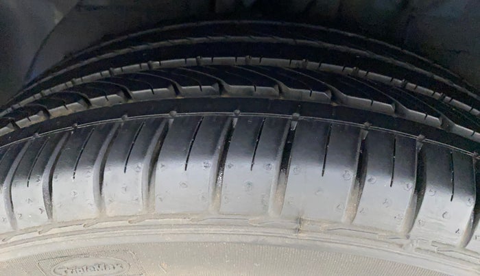 2016 Hyundai Elite i20 ASTA 1.2 (O), Petrol, Manual, 47,656 km, Right Rear Tyre Tread