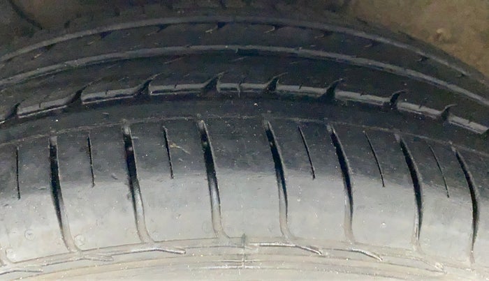 2018 Hyundai Elite i20 MAGNA EXECUTIVE 1.2, Petrol, Manual, 48,565 km, Left Front Tyre Tread
