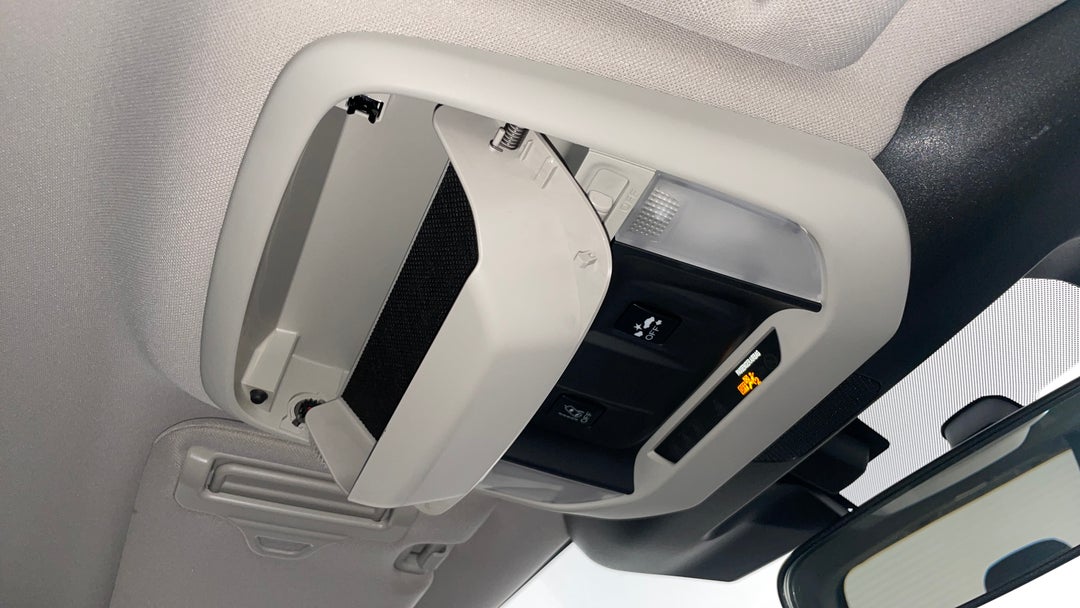 On-Roof Controls/Sunglass holder