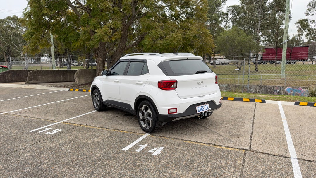 Left Back Diagonal (45- Degree) View