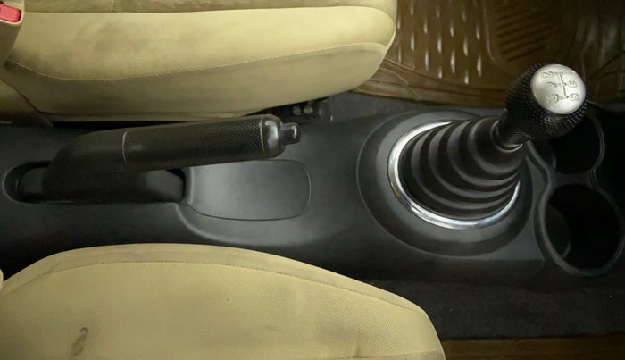 2014 Honda Amaze 1.5L I-DTEC SX, Diesel, Manual, 1,09,873 km, Gear Lever