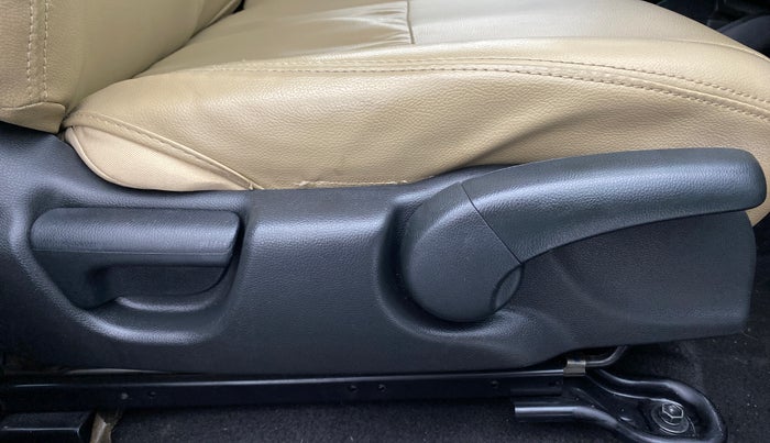 2019 Honda Jazz 1.2 V MT, Petrol, Manual, 23,006 km, Driver Side Adjustment Panel