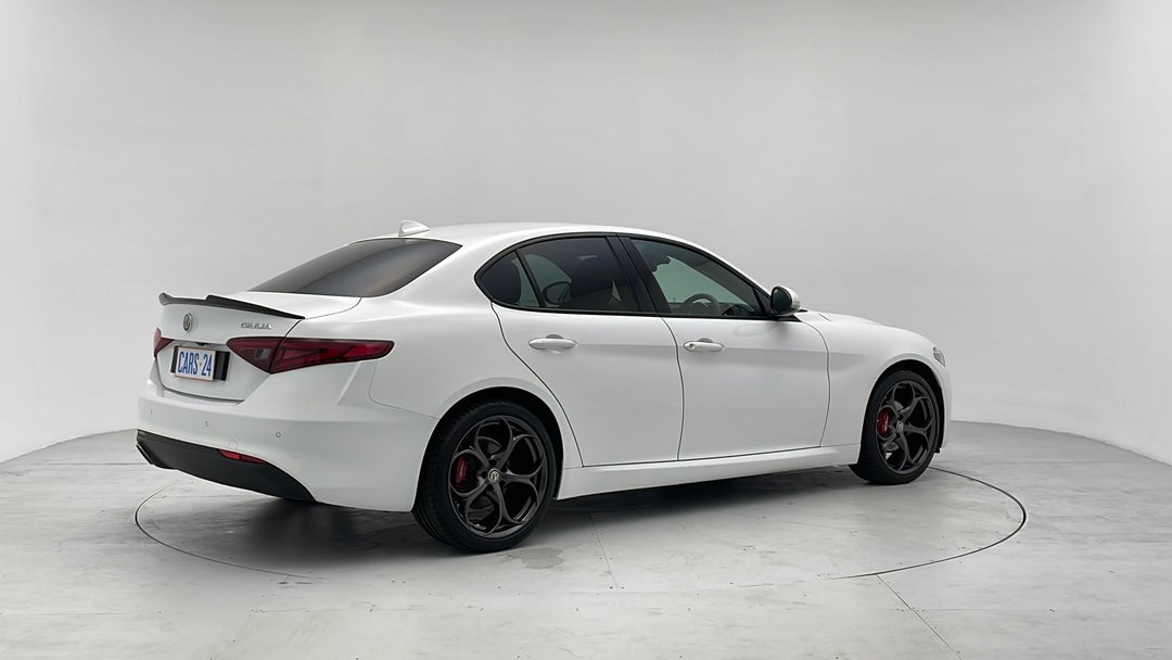 Right Back Diagonal (45- Degree) View