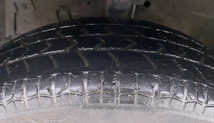 2014 Maruti Swift Dzire VDI, Diesel, Manual, 65,416 km, Left Front Tyre Tread