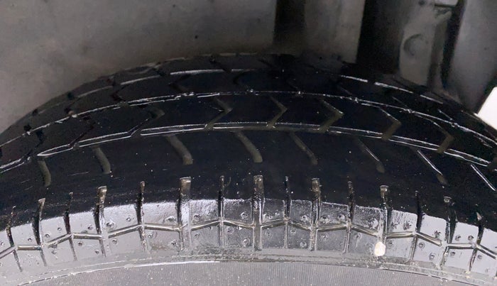 2014 Maruti Swift Dzire VDI, Diesel, Manual, 65,416 km, Left Rear Tyre Tread