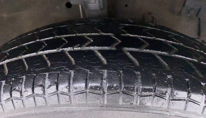 2014 Maruti Swift Dzire VDI, Diesel, Manual, 65,416 km, Right Front Tyre Tread