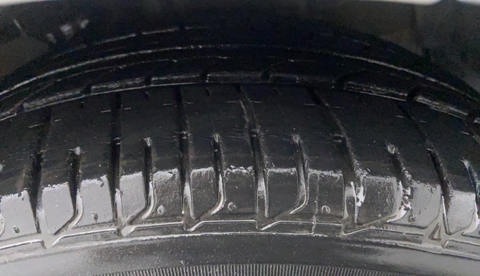 2014 Hyundai Verna FLUIDIC 1.6 SX VTVT, Petrol, Manual, 18,159 km, Left Front Tyre Tread