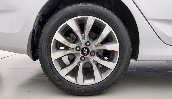2014 Hyundai Verna FLUIDIC 1.6 SX VTVT, Petrol, Manual, 18,159 km, Right Rear Wheel