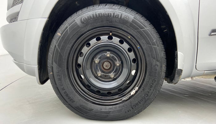 2014 Mahindra XUV500 W4, Diesel, Manual, 83,640 km, Left Front Wheel