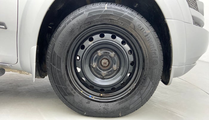 2014 Mahindra XUV500 W4, Diesel, Manual, 83,640 km, Right Front Wheel
