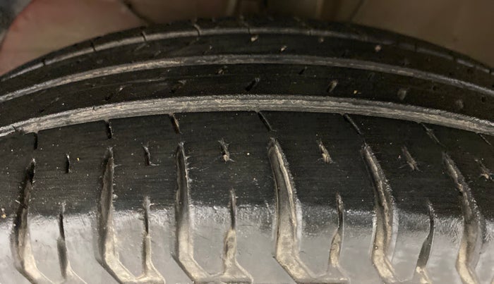 2018 Maruti Dzire VXI, Petrol, Manual, 40,701 km, Left Front Tyre Tread