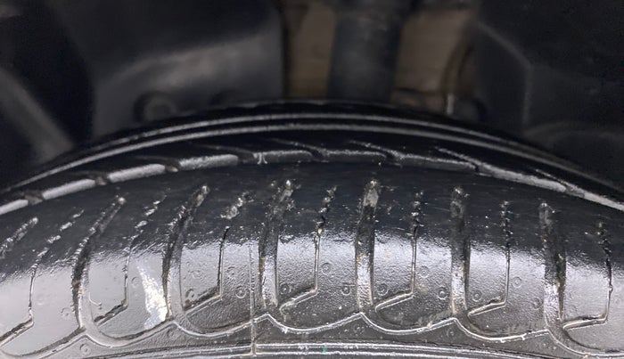 2016 Ford Ecosport TITANIUM 1.5L DIESEL, Diesel, Manual, 1,01,273 km, Left Front Tyre Tread