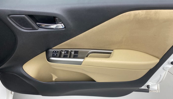 2015 Honda City V MT PETROL, Petrol, Manual, 52,340 km, Driver Side Door Panels Control