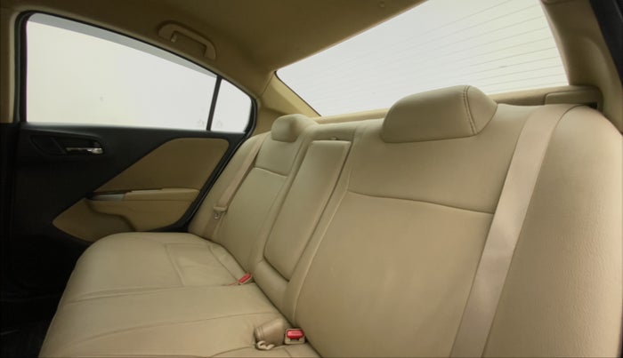 2015 Honda City V MT PETROL, Petrol, Manual, 52,340 km, Right Side Rear Door Cabin