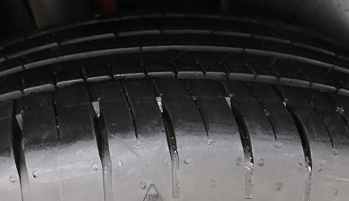 2021 Skoda KUSHAQ STYLE 1.0TSI MT, Petrol, Manual, 4,972 km, Right Rear Tyre Tread