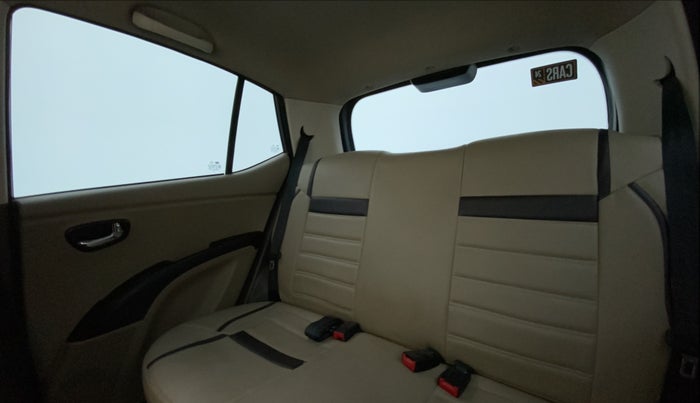 2013 Hyundai i10 SPORTZ 1.1, Petrol, Manual, 1,03,214 km, Right Side Rear Door Cabin