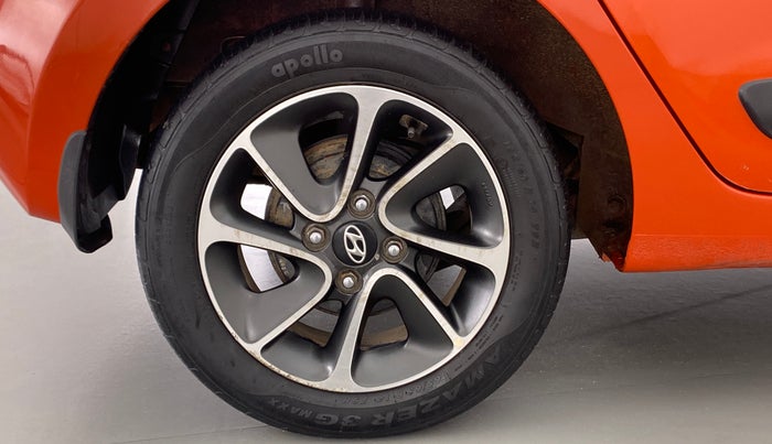 2017 Hyundai Grand i10 SPORTZ (O) 1.2 AT VTVT, Petrol, Automatic, 50,825 km, Right Rear Wheel