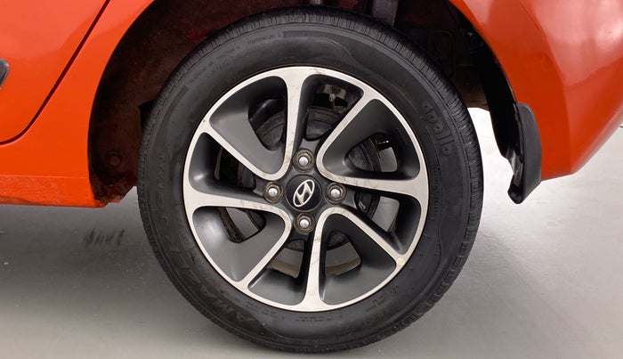 2017 Hyundai Grand i10 SPORTZ (O) 1.2 AT VTVT, Petrol, Automatic, 50,825 km, Left Rear Wheel