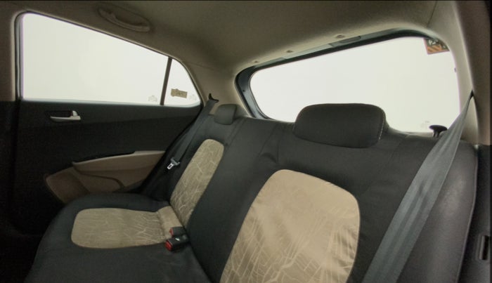 2014 Hyundai Grand i10 SPORTZ AT 1.2 KAPPA VTVT, Petrol, Automatic, 35,912 km, Right Side Rear Door Cabin