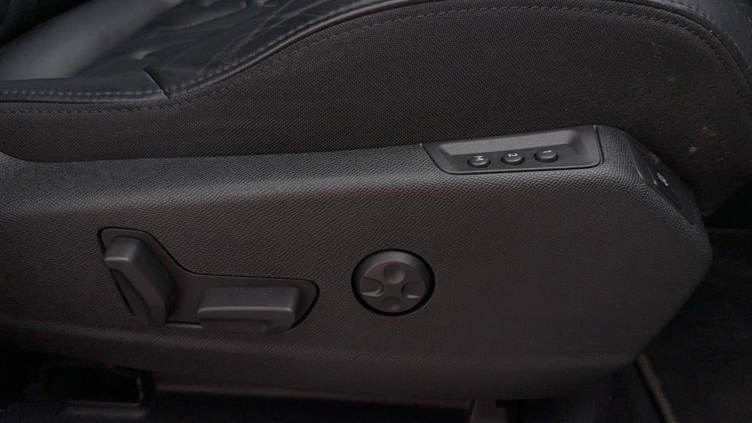 2019 Peugeot 5008 Gt Line, Automatic, 62025 km, Drivers Side Adjustment Panel