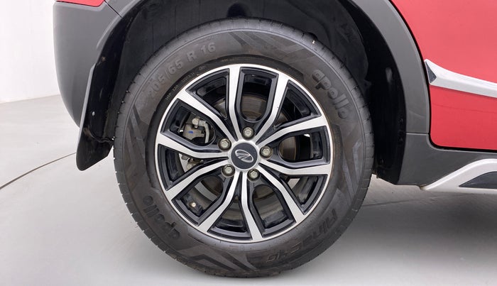2021 Mahindra XUV300 1.2 W6 AT, Petrol, Automatic, 13,194 km, Right Rear Wheel
