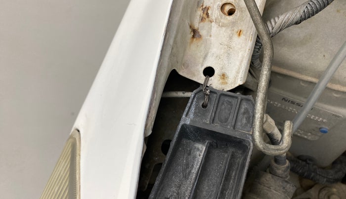 2018 Datsun Go T, Petrol, Manual, 62,784 km, Right headlight - Clamp has minor damage