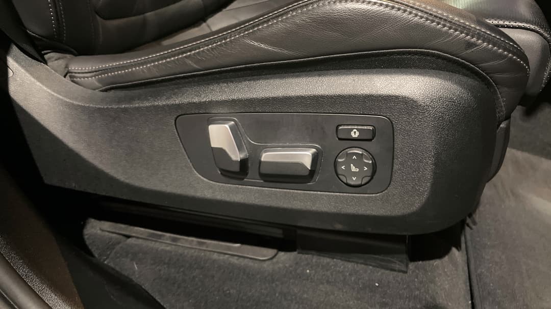 2022 BMW X5 xDrive30d M Sport, Automatic, 57200 km, Drivers Side Adjustment Panel
