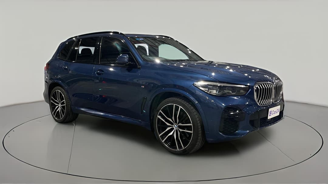 2022 BMW X5 xDrive30d M Sport, Automatic, 57200 km, Right Front Diagonal (45- Degree) View