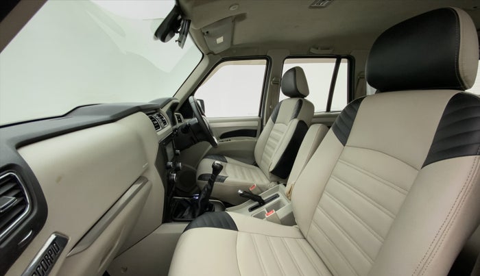 2017 Mahindra Scorpio S10 Intelli Hybrid 2WD, Diesel, Manual, 63,642 km, Right Side Front Door Cabin