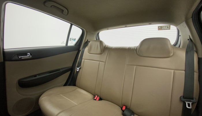 2013 Hyundai i20 MAGNA (O) 1.2, Petrol, Manual, 50,007 km, Right Side Rear Door Cabin