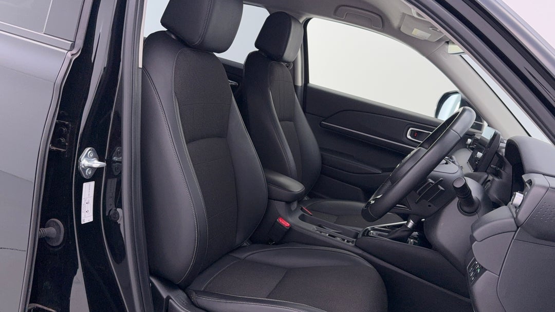 2022 Honda HR-V E:hev L, Automatic, 43760 km, Right Side Front Door Cabin View