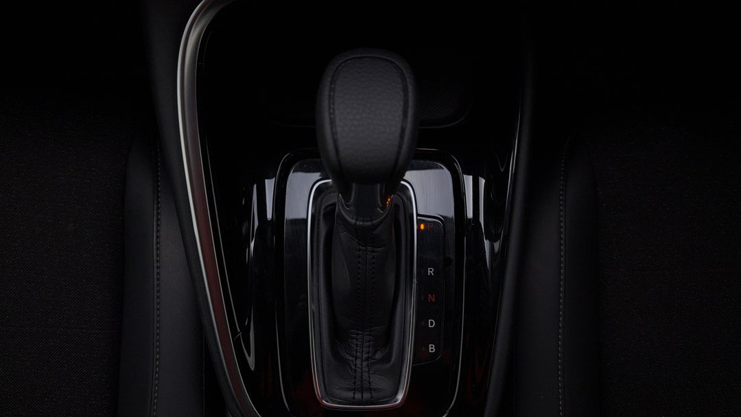 2022 Honda HR-V E:hev L, Automatic, 43760 km, Gear Lever 