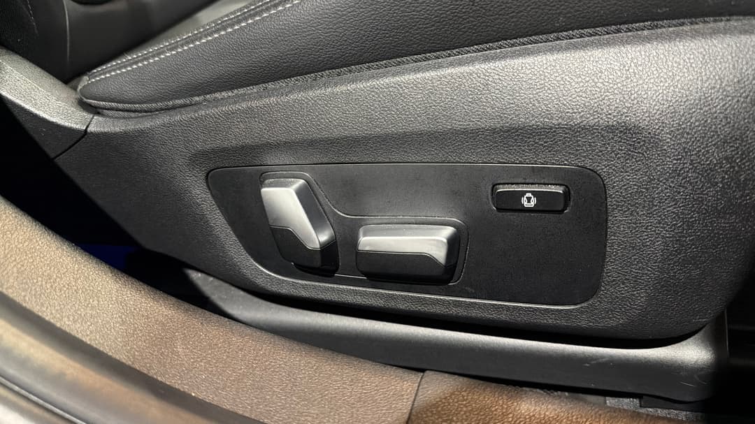 2020 BMW 3 30i M Sport, Automatic, 46034 km, Drivers Side Adjustment Panel