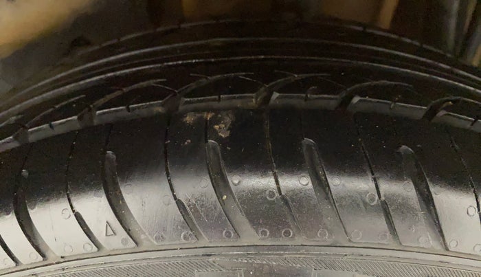 2016 Tata Tiago XZ 1.2 REVOTRON, Petrol, Manual, 68,480 km, Left Rear Tyre Tread