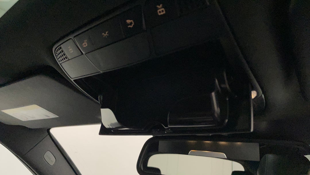 On-Roof Controls/Sunglass holder